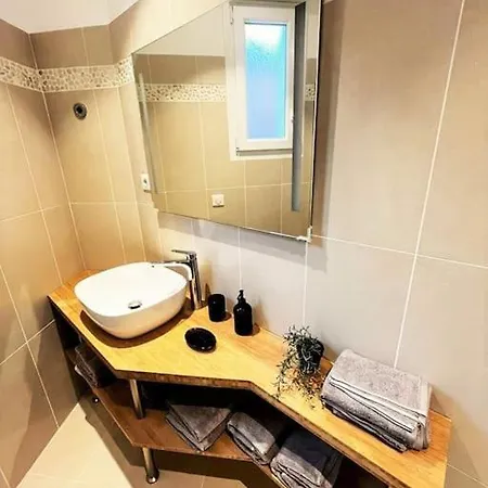 Апартаменты Magnificent Close To Paris Metro Line 1