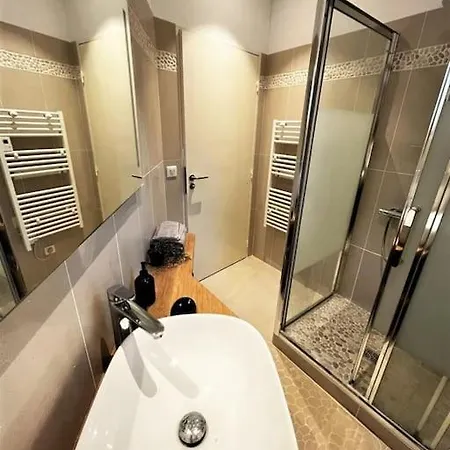 Апартаменты Magnificent Close To Paris Metro Line 1